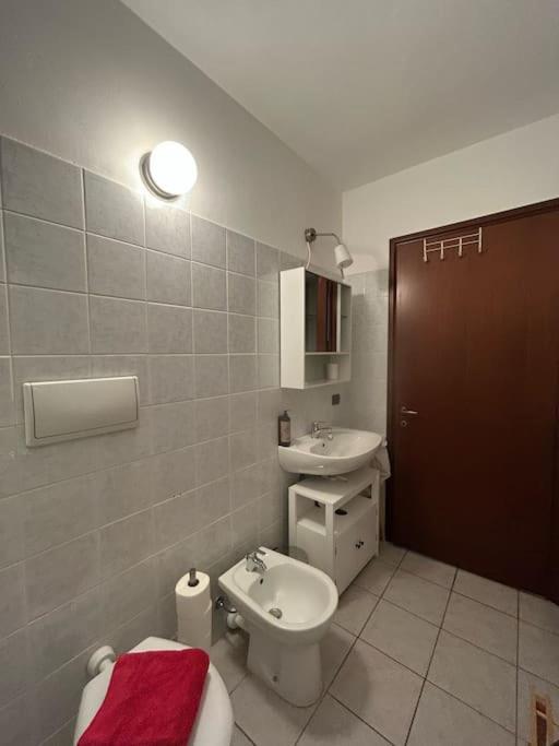 Gezellig Appartement Met Gedeeltelijk Meerzicht Acquaseria Exterior foto
