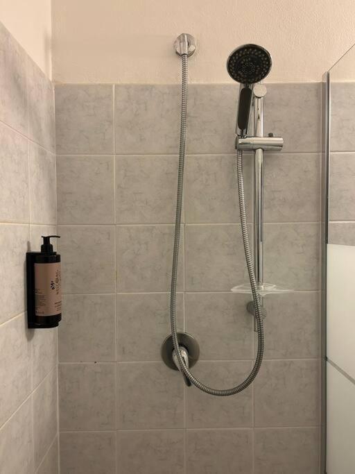 Gezellig Appartement Met Gedeeltelijk Meerzicht Acquaseria Exterior foto